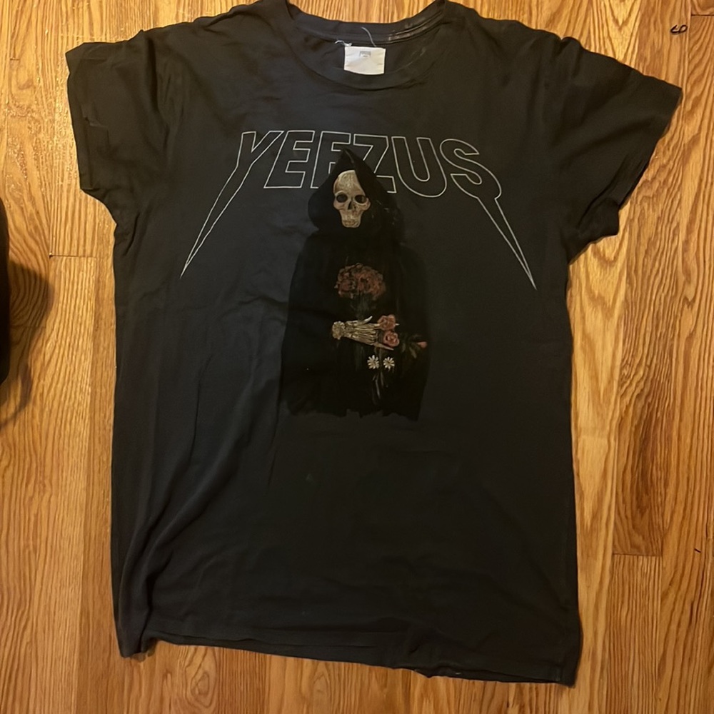 Yeezys tour t-shirt - Picture 2 of 3